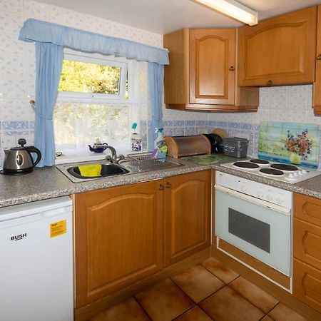Rosebud Cottage Romantic Cottage For A Couple Фишгард Экстерьер фото